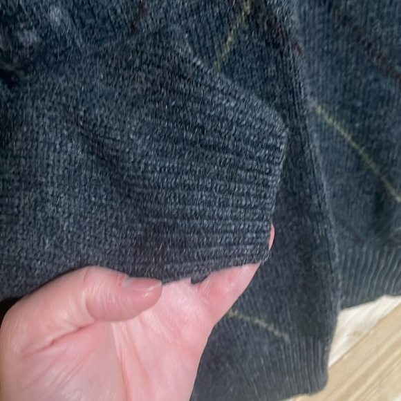 IZOD size Large gray argyle acrylic/lambswool crewneck sweater - Picture 4 of 7